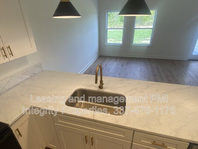 Building Photo - 8550 Cat Rd