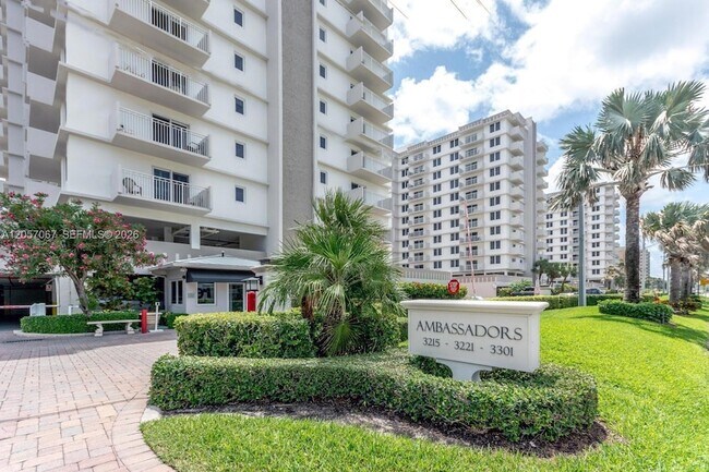 Building Photo - 3221 S Ocean Blvd