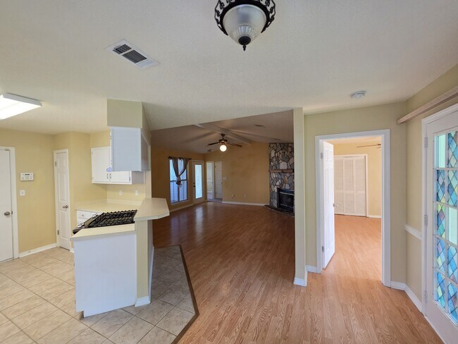 Building Photo - 148 Meadowbrook Ct