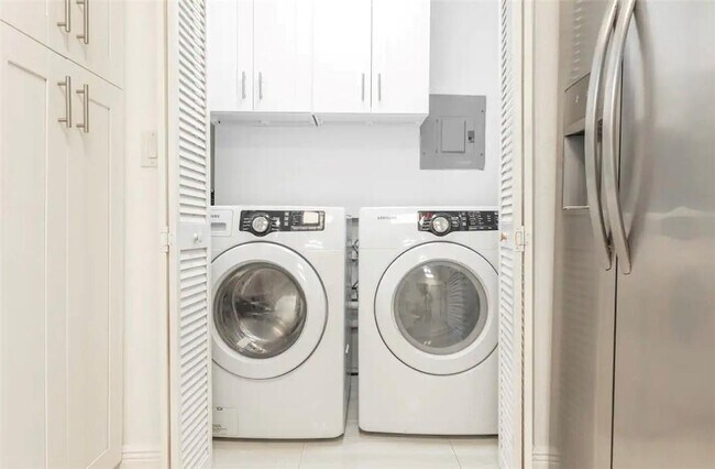 Building Photo - 1311 Monroe St