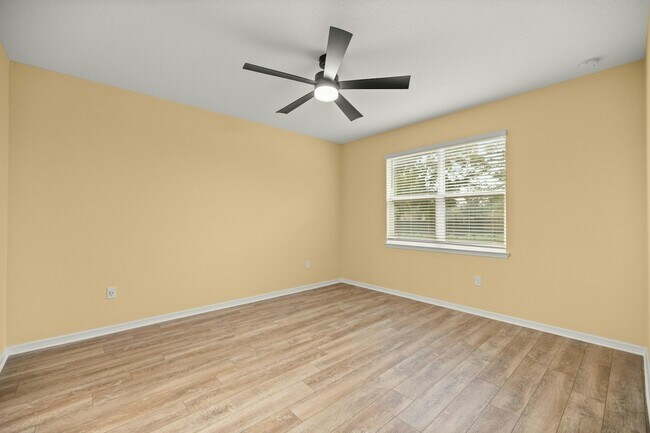 Building Photo - 6137 SW 70th Ave