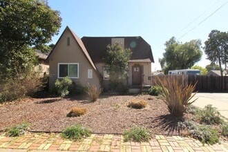 Building Photo - Concord Beautiful 2 bedroom 1 bath home wa...