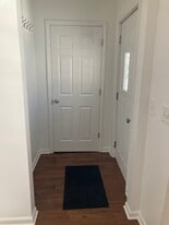 Building Photo - 2810 S Lenox St