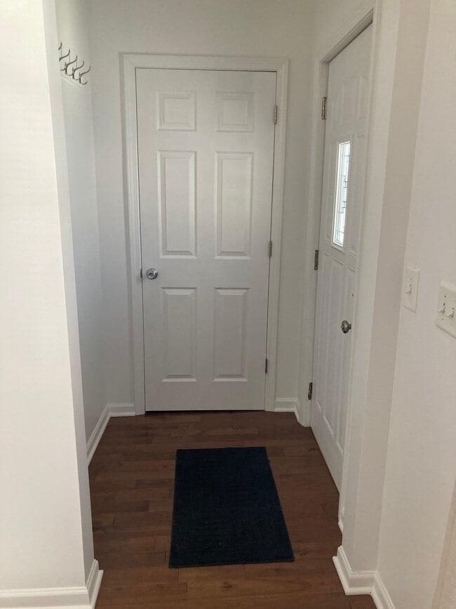 Building Photo - 2810 S Lenox St