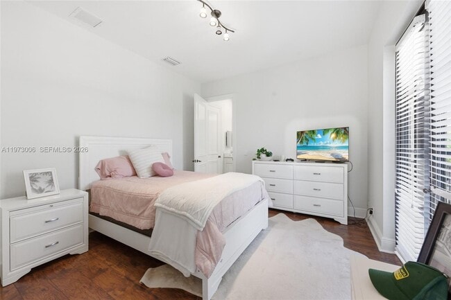 Building Photo - 9564 Exbury Ct