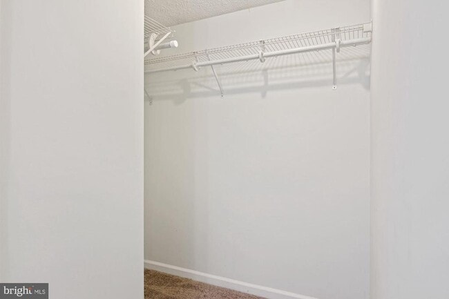 Building Photo - 302 Ridgecrest Ct