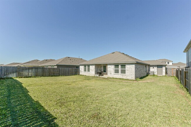 Building Photo - 712 Brazos Trl