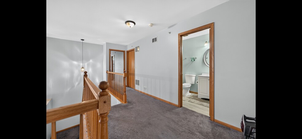 Building Photo - 949 Tanager Ct