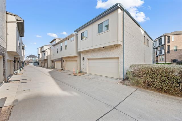 Building Photo - 8254 Laflin Ln