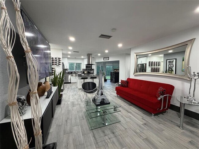 Building Photo - 11240 NW 43rd St