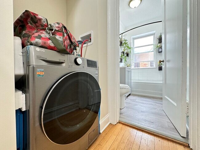 Building Photo - 918 Green Bay