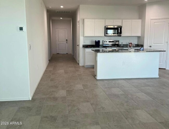 Building Photo - 1575 E Lardner Dr