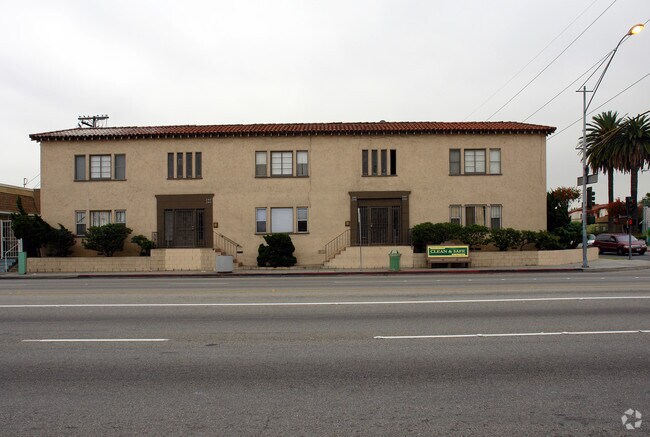 Building Photo - 200-210 S Eucalyptus Ave