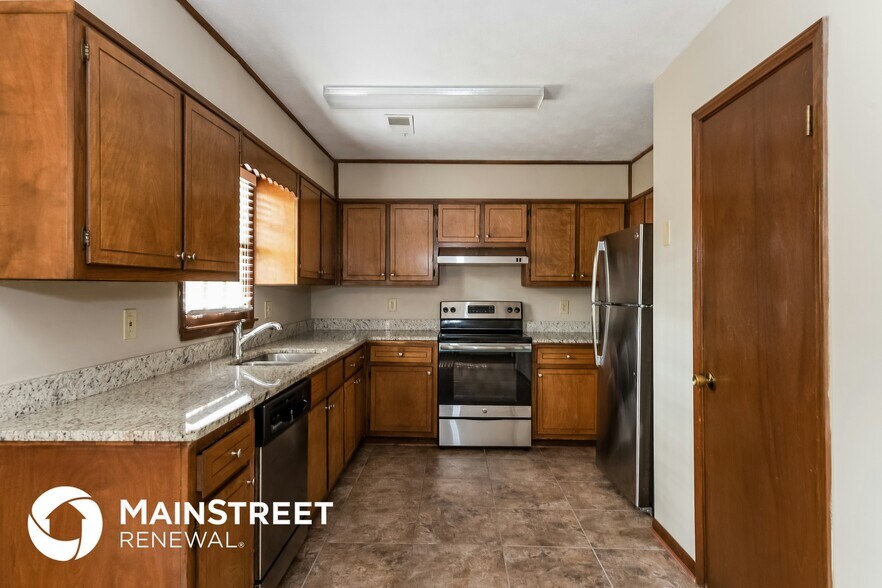 Building Photo - 1274 Classic Dr NE