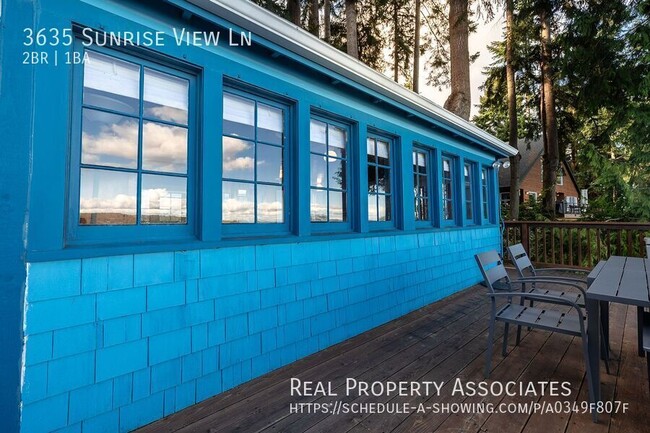 Building Photo - Sunrise View Waterfront Cabin