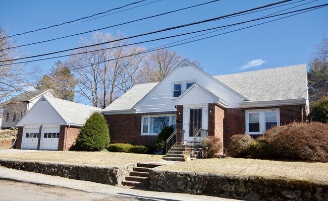 Primary Photo - 21 Avon St