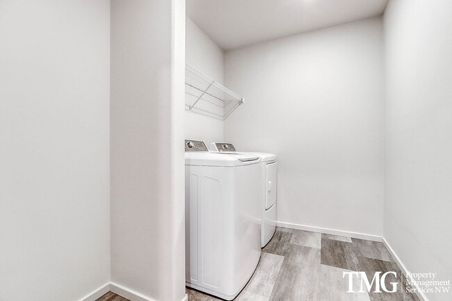 Building Photo - Pre Leasing 3 BD/2.5- Pet Friendly Home