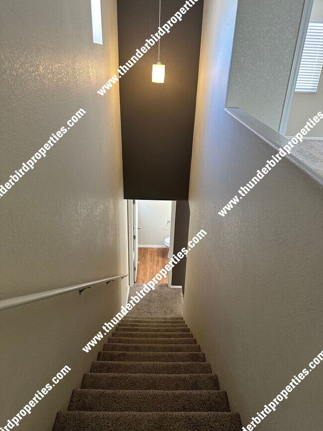 Building Photo - $500 off first months rent!!  Gated commun...