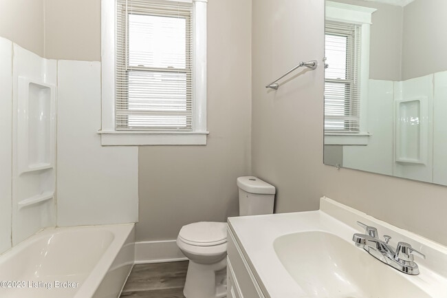 Building Photo - 1714 W Hill St