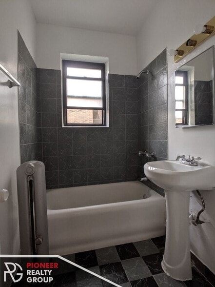 Building Photo - 4851 N Damen Ave