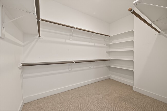 Building Photo - 7707 Johanna Pk Dr