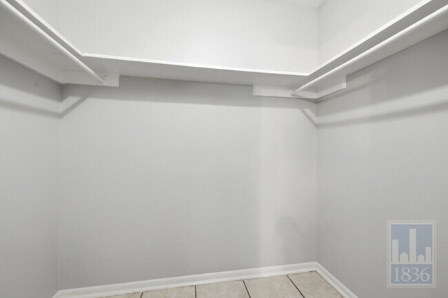 Building Photo - 8912 Hunters Trace