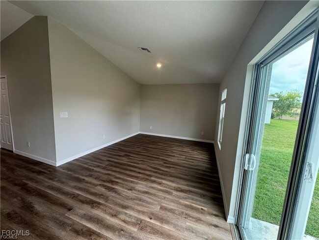 Building Photo - 232 NW 15th Ave