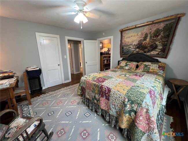 Building Photo - 859 Oasis St