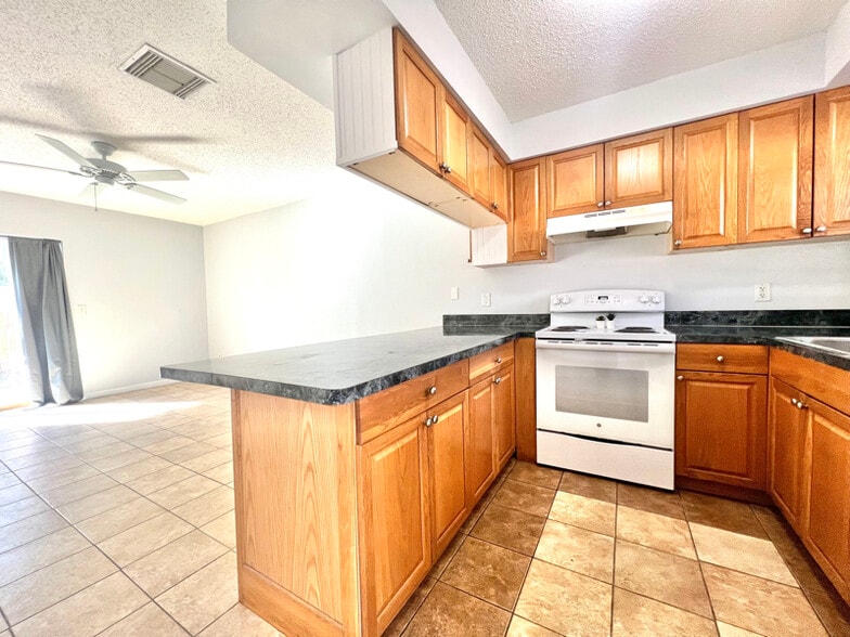 Building Photo - 2734 62nd Ave N