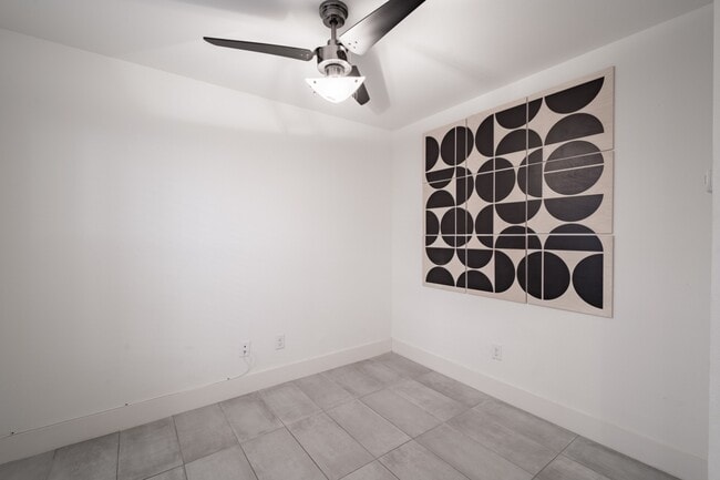 Building Photo - 2 Bed + Flex Room Option in East Dallas Townhome off Greenville Lakewood Neighborhood