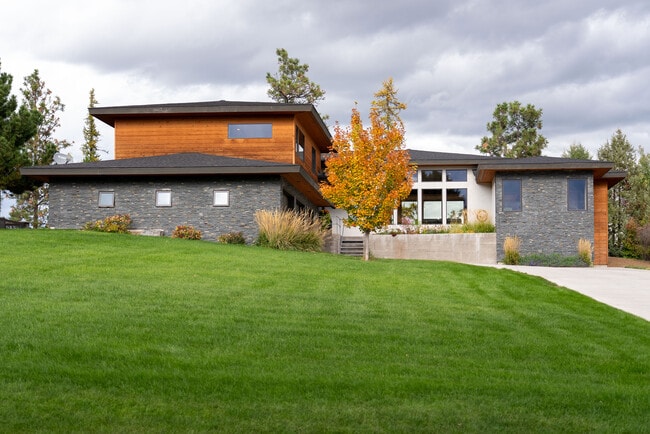 Building Photo - 229 Arbour Dr E