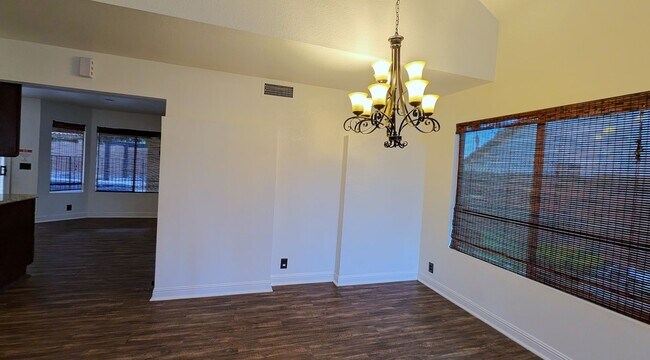 Building Photo - 4 Bedroom Home in the Waters Edge at Ocotillo Community Near W Queen Creek Rd and S Dobson Rd!
