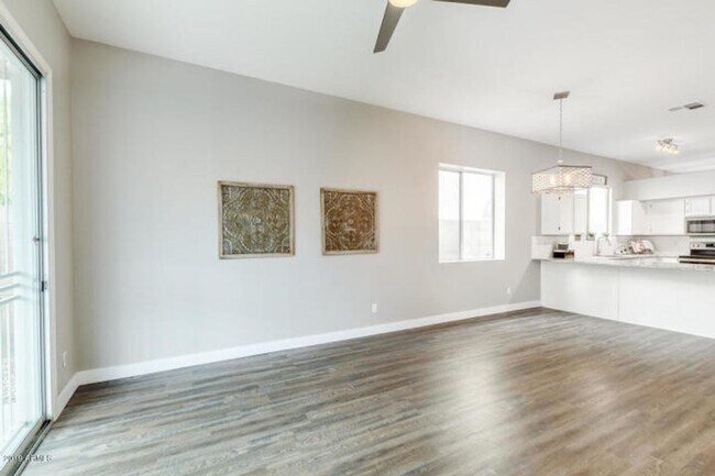 Building Photo - Remodeled 3-bedroom in Chandler