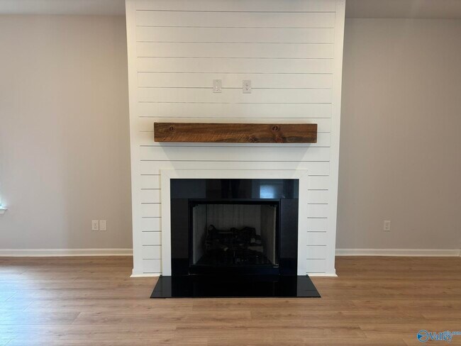 Building Photo - 180 Fenwick Pl