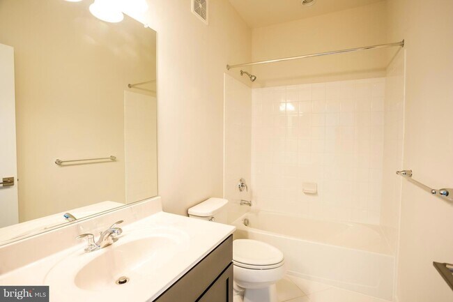 Building Photo - 23646 Hopewell Manor Terrace