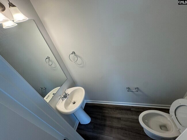 Building Photo - 17 Ozark Dr