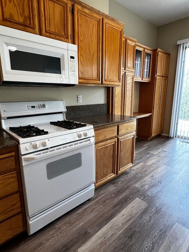 Building Photo - 1675 Brentford Way