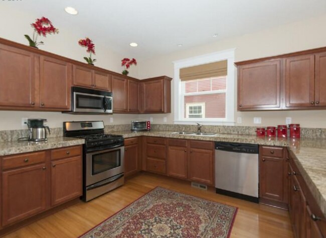 Building Photo - Beautiful 4 Bed, 2.5 Bath Rental home in P...