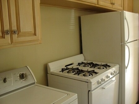 Building Photo - 504 W Sherwood