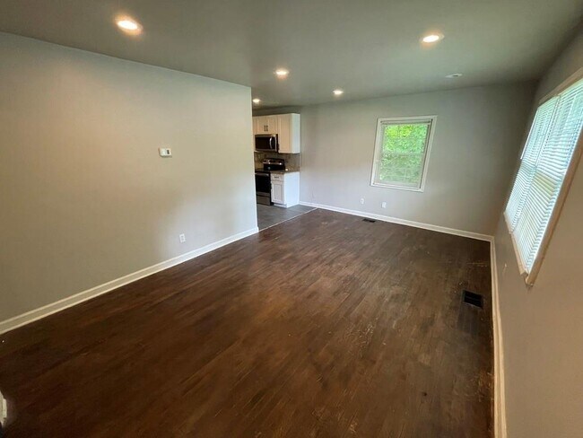 Building Photo - 1642 Mary George Ave NW