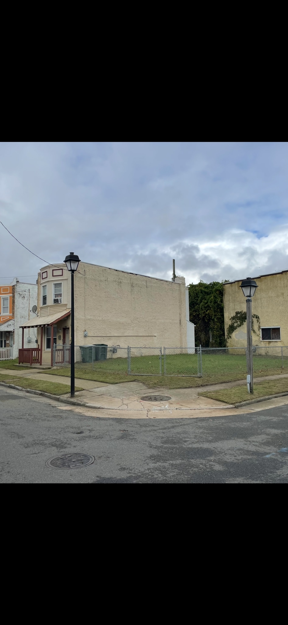 Building Photo - 2005 Grant Ave