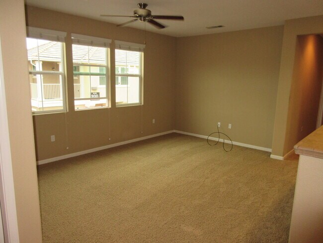 Building Photo - Updated Condo with Balcony in the Rivage at The Parkway