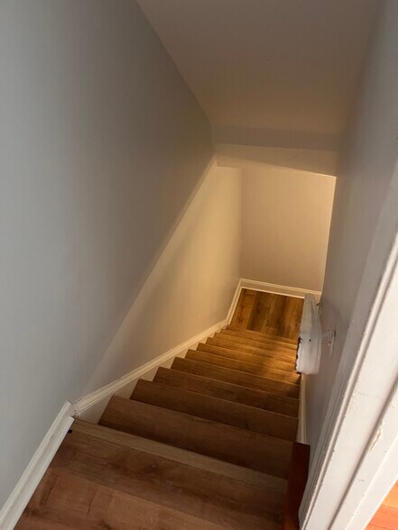 Stairs to basement - 2808 Andiron Ln