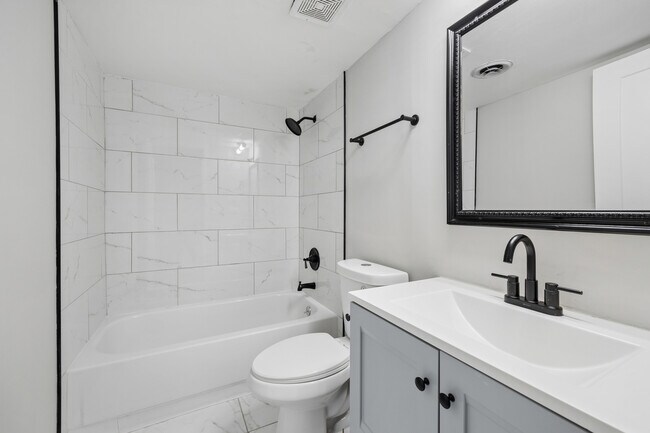 Building Photo - 1543 Ardmore Ave