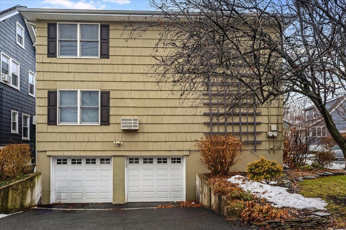 Building Photo - 35 Field Rd