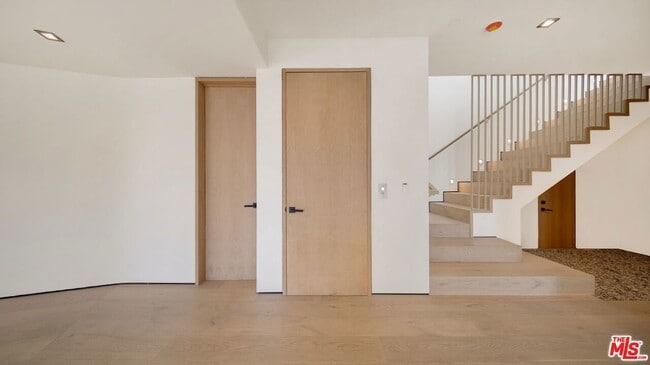 Building Photo - 8765 Hollywood Blvd