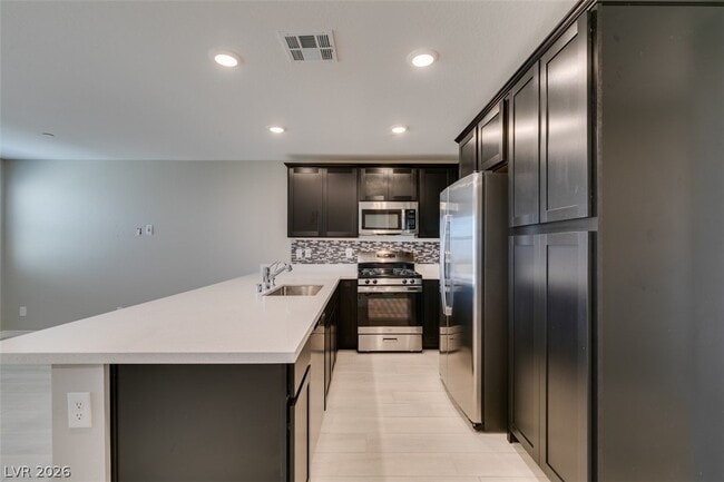 Building Photo - 6184 Rathbone St