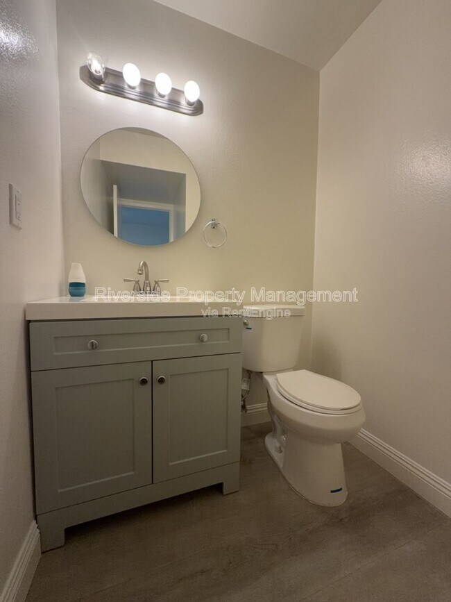 Building Photo - 2255 Cahuilla St