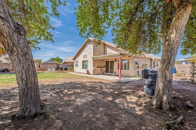 Building Photo - 4 bed, 2 bath home in Peoria