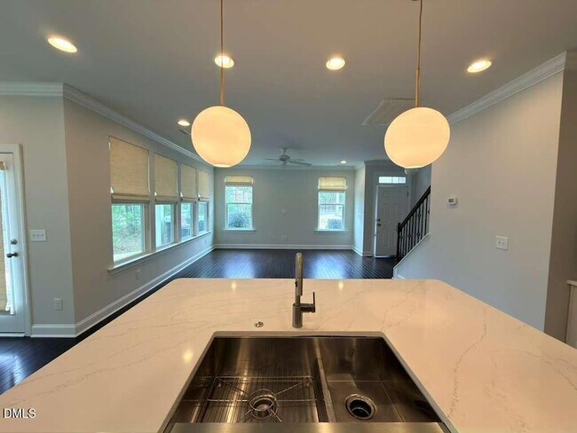 Building Photo - 1124 Craigmeade Dr